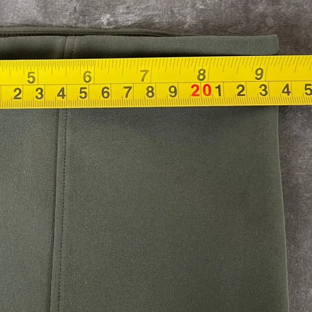 Lululelomen Size 12 NWT Straight Leg Sweats Green Women